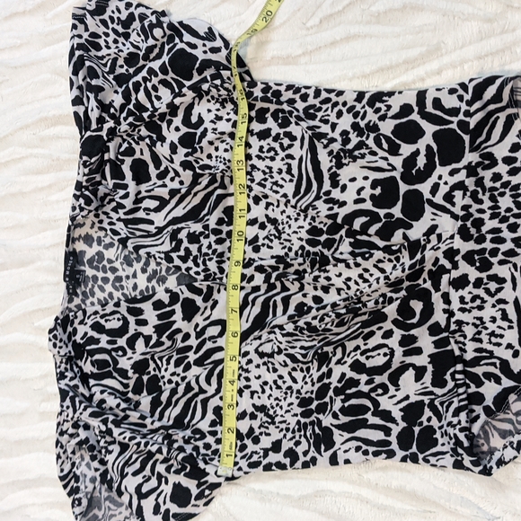 💜Animal Print Surplice Bodysuit💜 - Picture 10 of 11